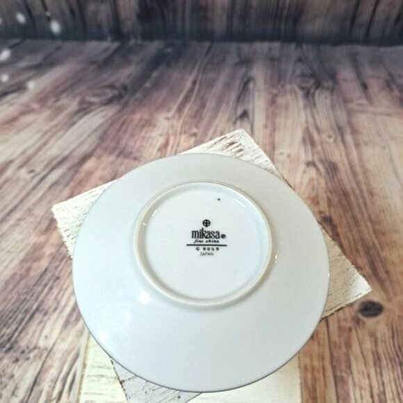 Mikasa Montclair Porcelain Candle Holder With Handle - Picture 6 of 6